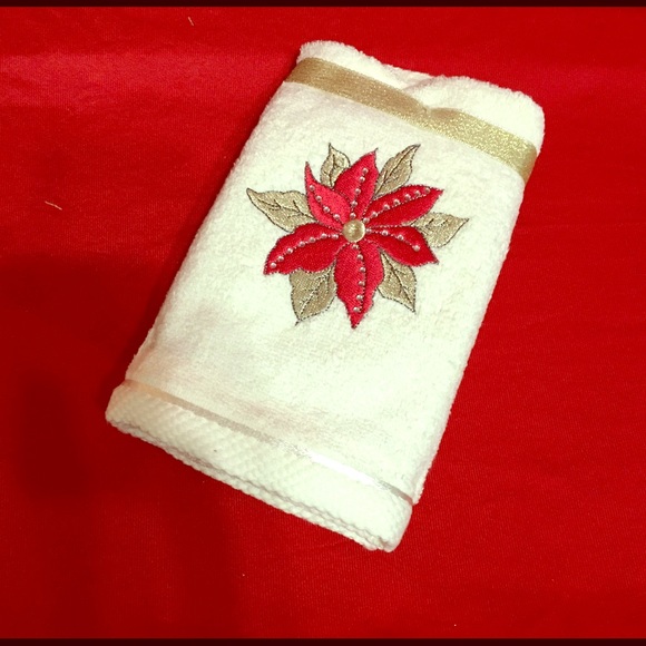 Poinsettias hand towels - Picture 1 of 4